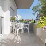 Odesa With Shared Pool Apartman *