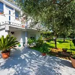 Odesa With Shared Pool Apartman