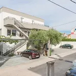 Odesa With Shared Pool Apartman *