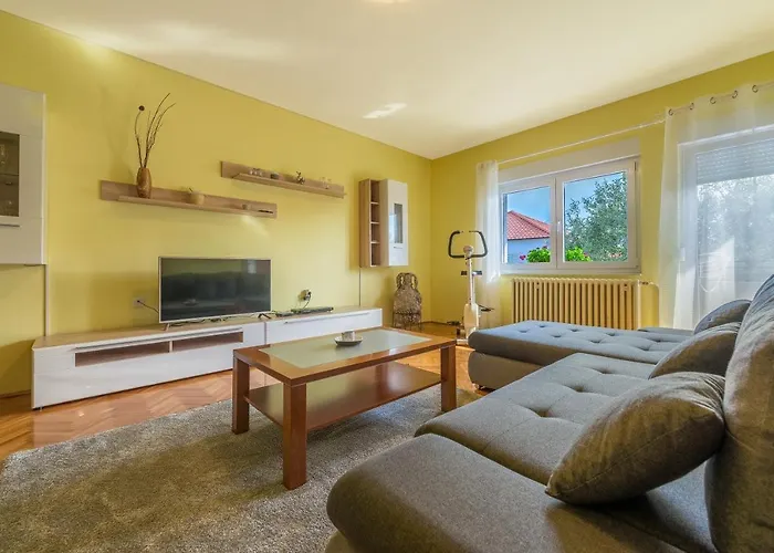 Odesa With Shared Pool شقة