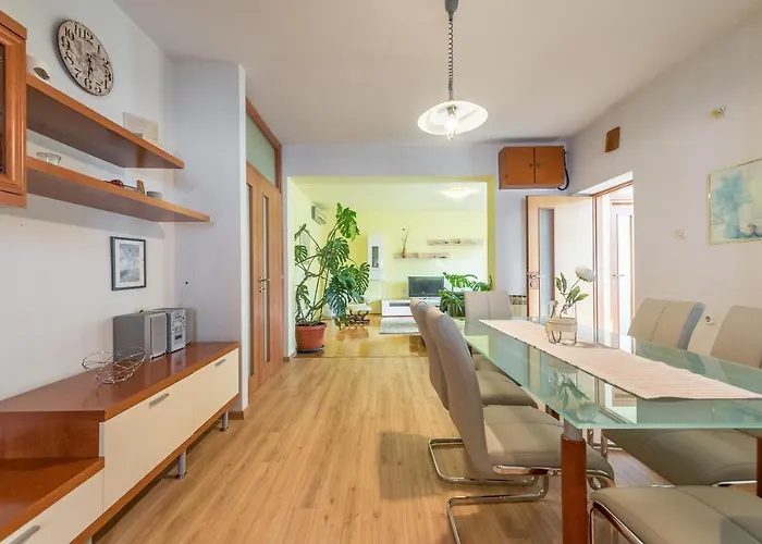 شقة Odesa With Shared Pool *