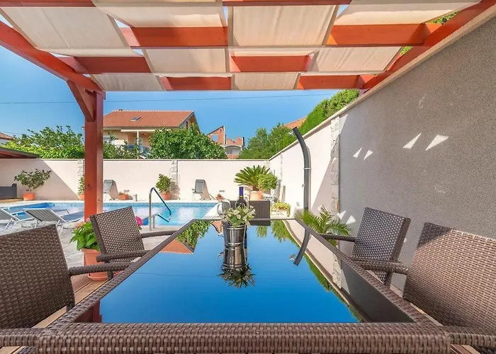 شقة Odesa With Shared Pool *