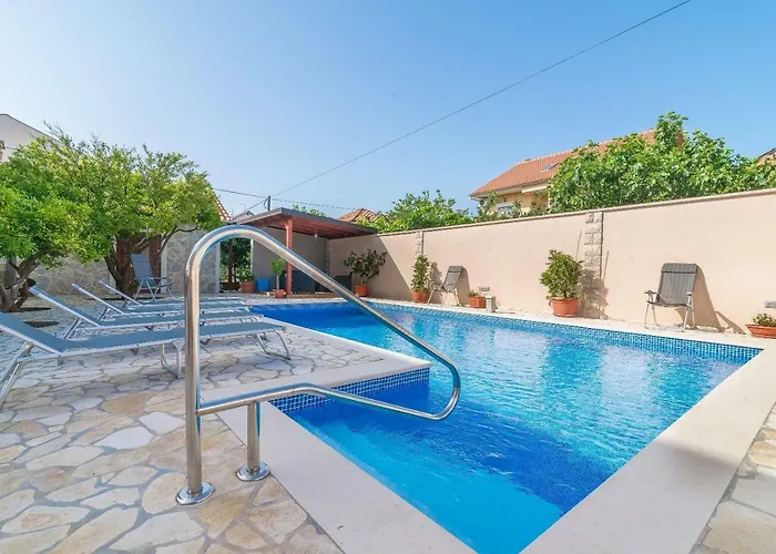 شقة Odesa With Shared Pool زادار