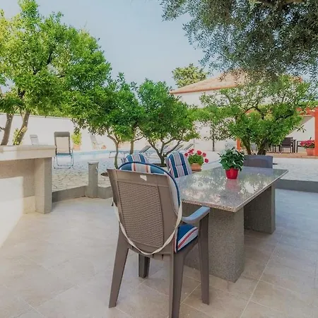 Odesa With Shared Pool Zadar