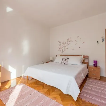 Apartment Odesa With Shared Pool