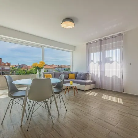 Odesa With Shared Pool * Zadar