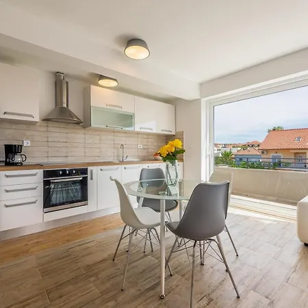 Odesa With Shared Pool Appartement