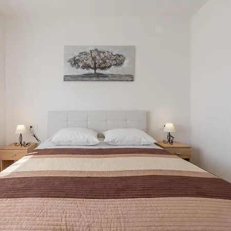 Odesa With Shared Pool Appartement