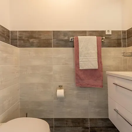 Odesa With Shared Pool Apartament Zadar