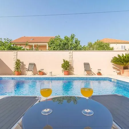 Apartament Odesa With Shared Pool