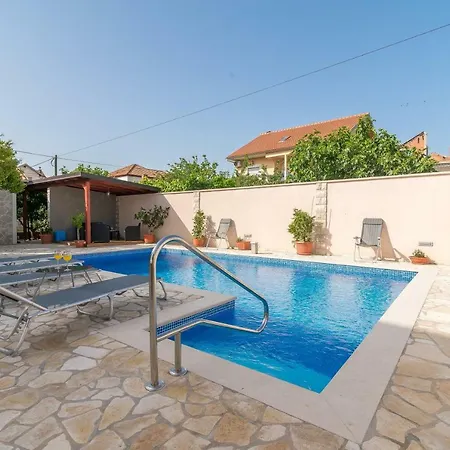 Appartement Odesa With Shared Pool *