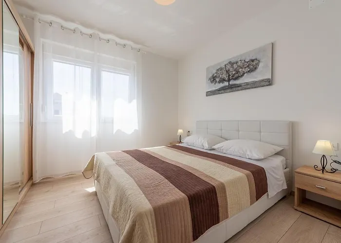 Odesa With Shared Pool Апартаменты Задар